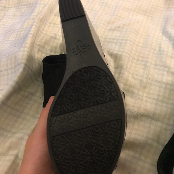 SimplyVera - Vera Wang Black Wedges - Picture 5 of 5